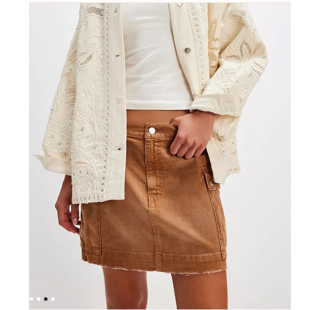Re/Done Cargo Mini Skirt in Travertino. - Picture 4 of 8
